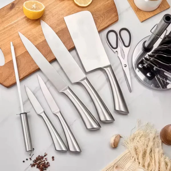 SET DE 5 CUCHILLOS + TIJERA Y AFILADOR ACERO INOX. + BASE - Imagen 2